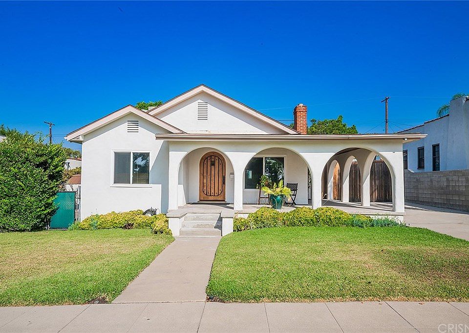 1st image of 843 E Magnolia Blvd