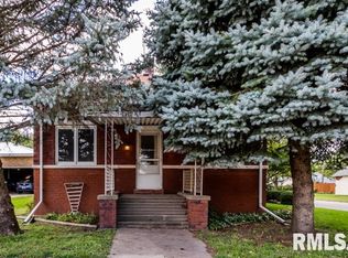 220 N Chestnut St, Wenona, IL 61377
