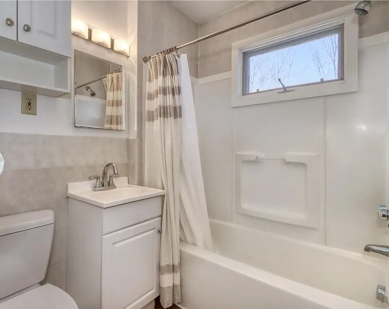 3 bed, 1.5 bath, 1657 sqft, $4,500 — Photo 2