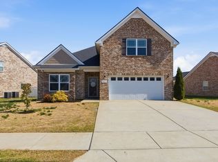 221 Thorpe Dr, Spring Hill, TN 37174
