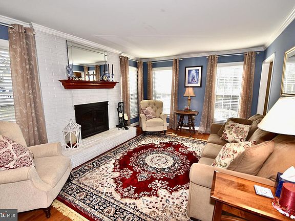 4th image of 5609 Rowena Dr