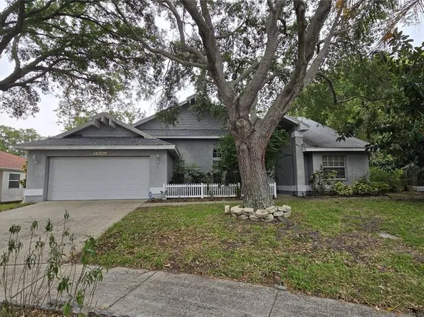1040 Tradewinds Dr, Tarpon Springs, FL 34689