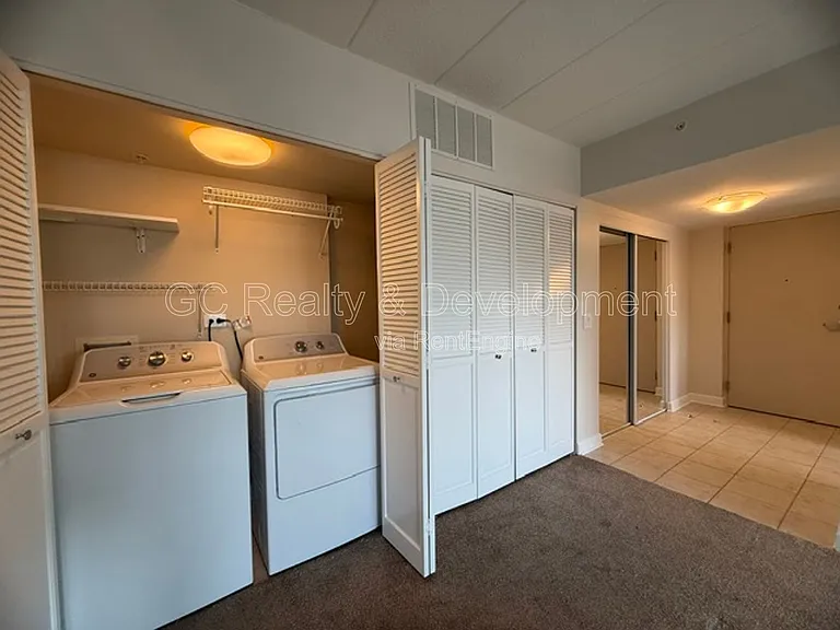 17212 Oak Park Ave #2SE — Photo 17