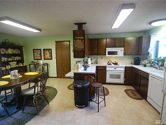 4th image of 15210 15th Avenue Ct S