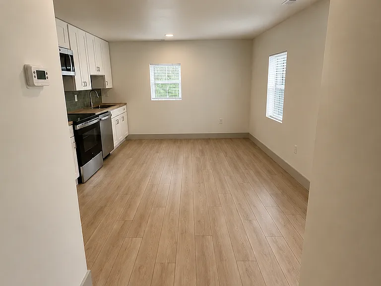 1116 Trigg St — Photo 6