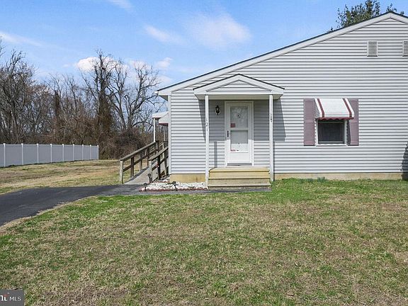 4th image of 121 Lowber St