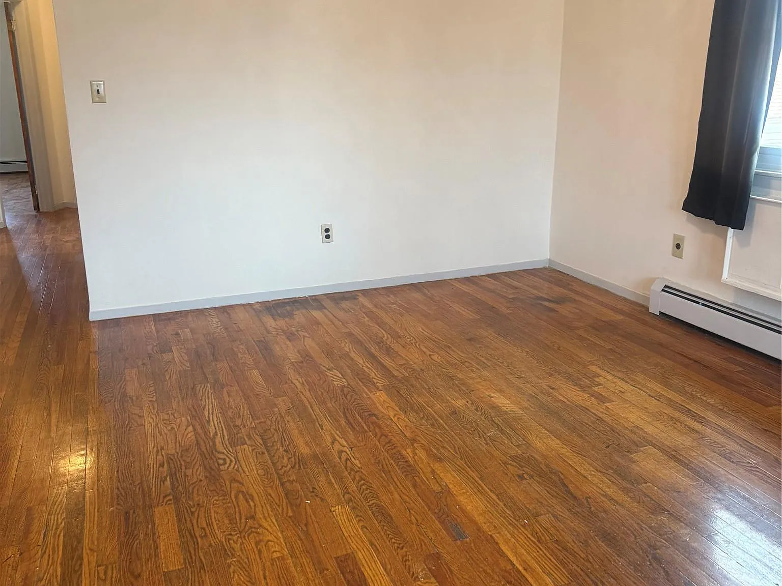 3 bed, 2.0 bath, 2070 sqft, $3,200 — Photo 4