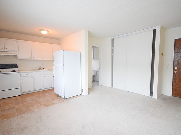 3rd image of 2016 Grand Ave S #203