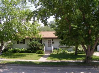 154 Columbia Ct, Grand Forks, ND 58203