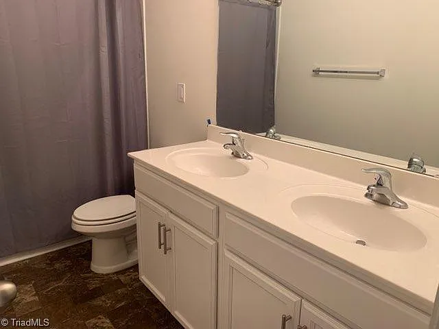 1033 Hidden Meadow Rd — Photo 11