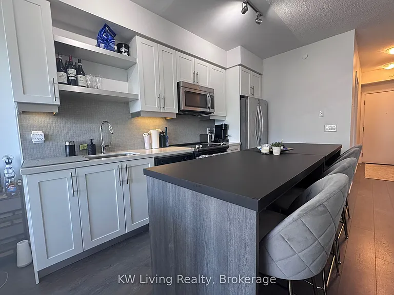 525 Adelaide St W #809 — Photo 5