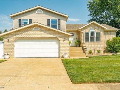 2021 Ashbrook Ave, Louisville, OH, 44641