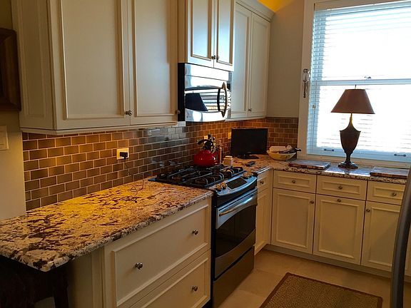 5th image of 2339 N Commonwealth Ave APT 5D