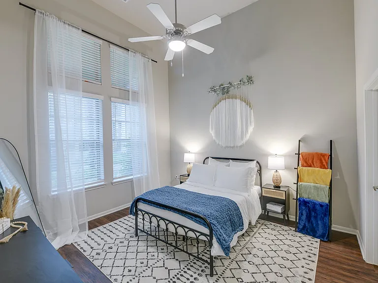 900 Gordon Heights Ln — Photo 8