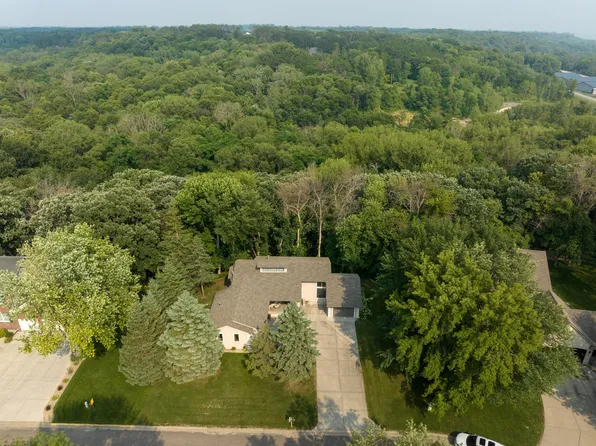 999 Flora Sq, Prescott, WI 54021