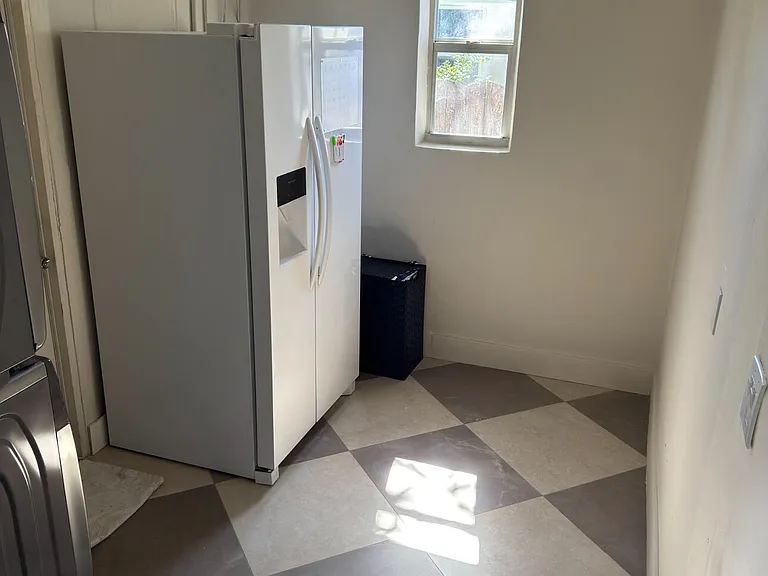 2648 Washington St — Photo 13