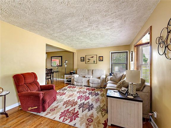 3rd image of 2250 Quayle Dr