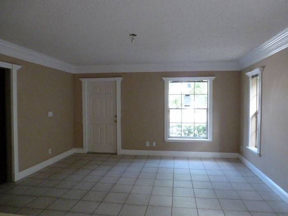 3rd image of 110 Pheasant Run Blvd
