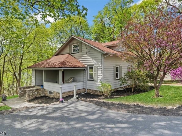 21 Highland Ave, Stanhope Boro, NJ 07874