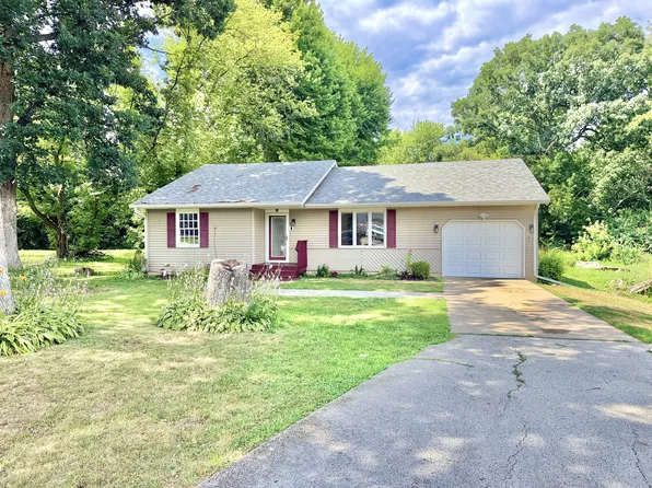 135 Pembroke Rd SW, Poplar Grove, IL 61065