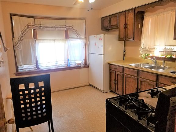3rd image of 1721 Hovland Ct