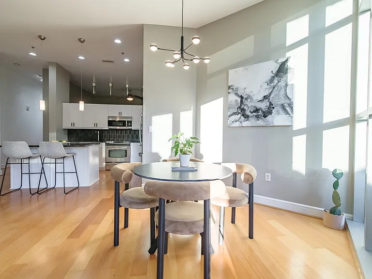 333 W Trade St #708 — Photo 4