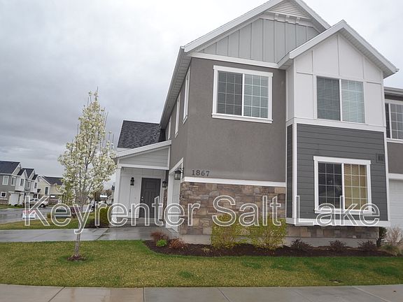 3rd image of 1867 W Trail Heights Dr
