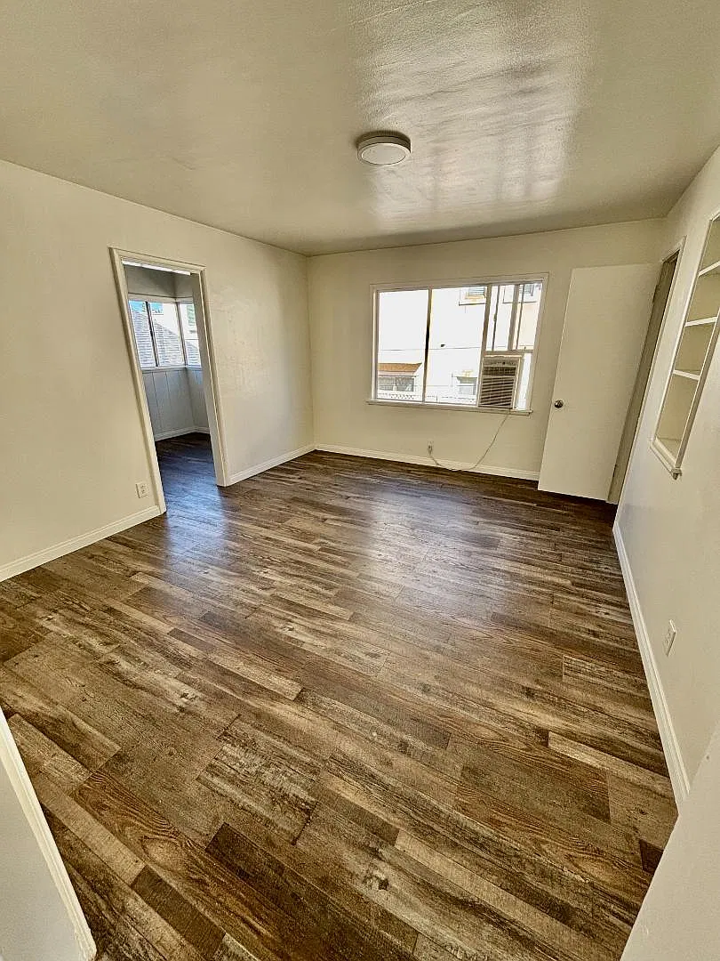 38 S Parkwood Ave - 36 S. Parkwood — Photo 3