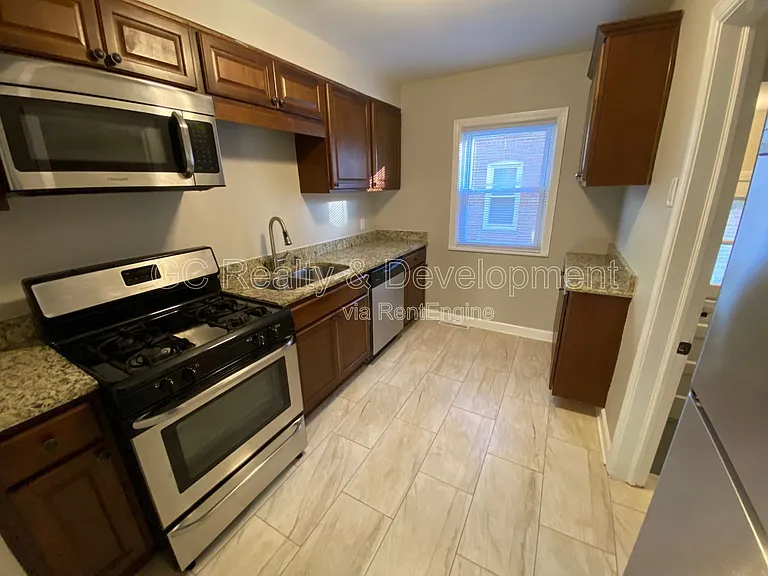9121 S Utica Ave — Photo 5