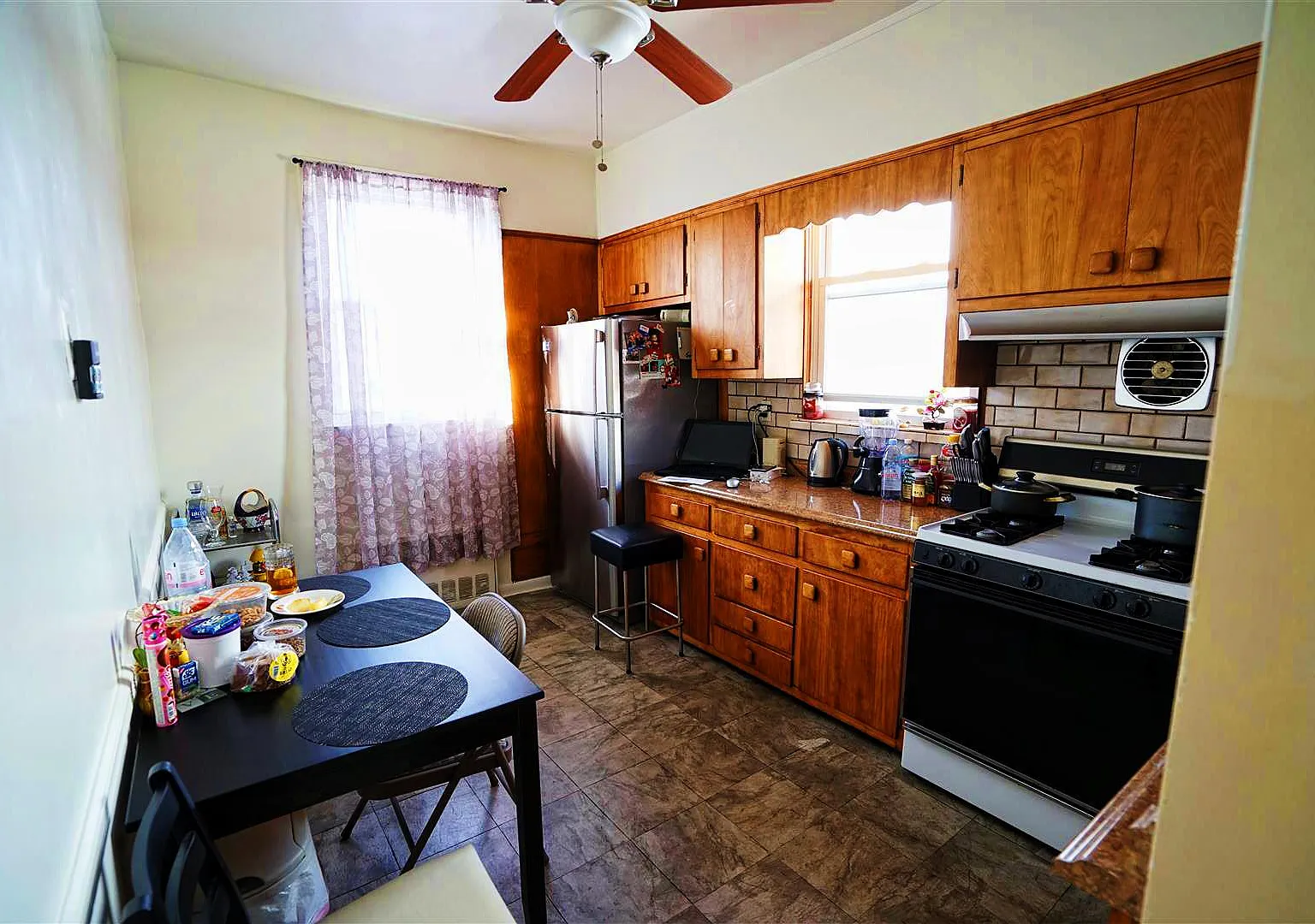 1 bed, 1100 sqft, $2,300 — Photo 2