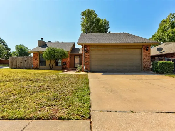 1900 Magnolia Ln, Edmond, OK 73013