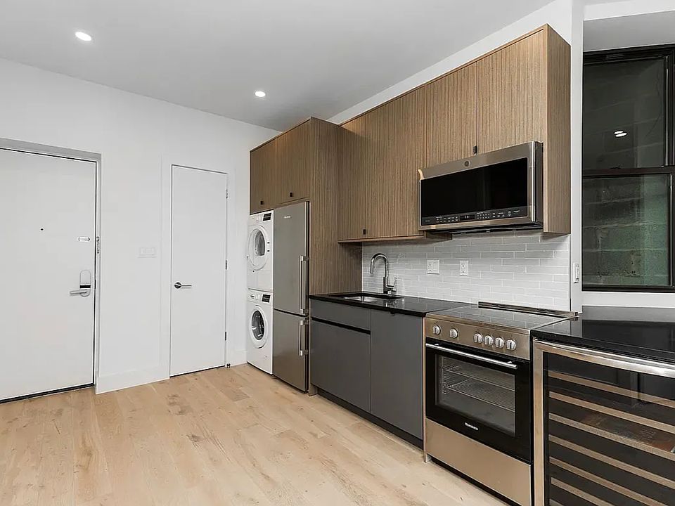 1st image of 153 Ludlow St #1A
