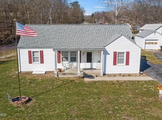 703 Hollyhock Dr, Fulton, MO 65251