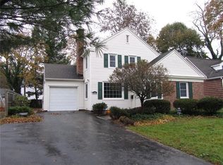 154 Clovercrest Dr, Rochester, NY 14618