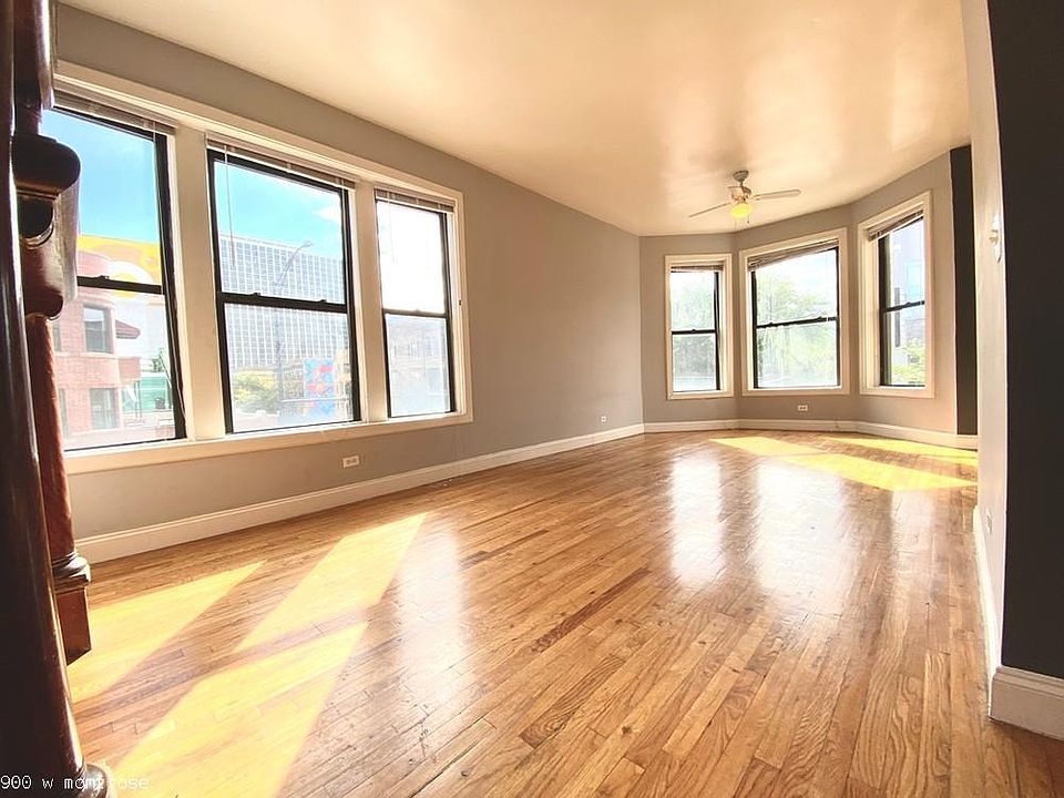 1st image of 900 W Montrose Ave #1317