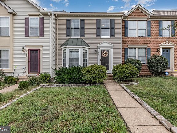 3rd image of 4007 Fountain Bridge Ct
