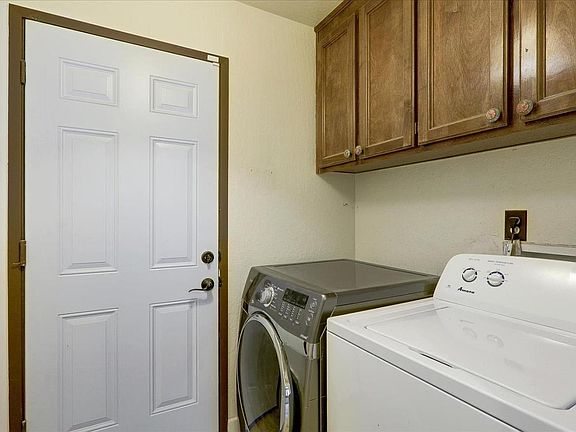 5th image of 1332 Shaddick Dr