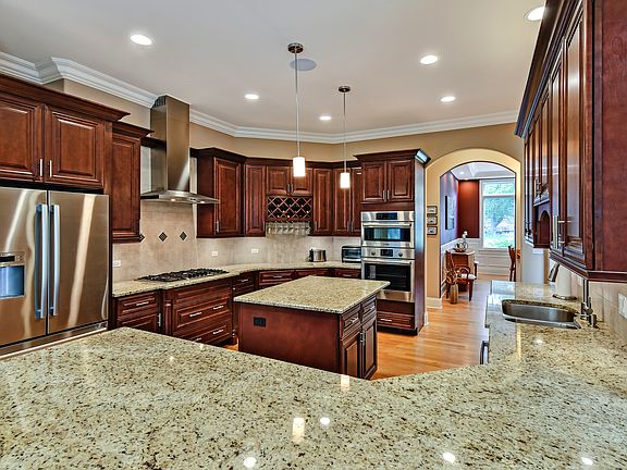 4th image of 408 Blackhawk Dr