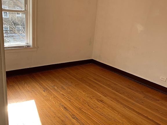 3rd image of 6123 N Fairfield Ave #2