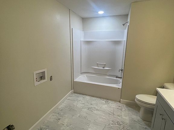 4th image of 2705 E Yellowstone Dr