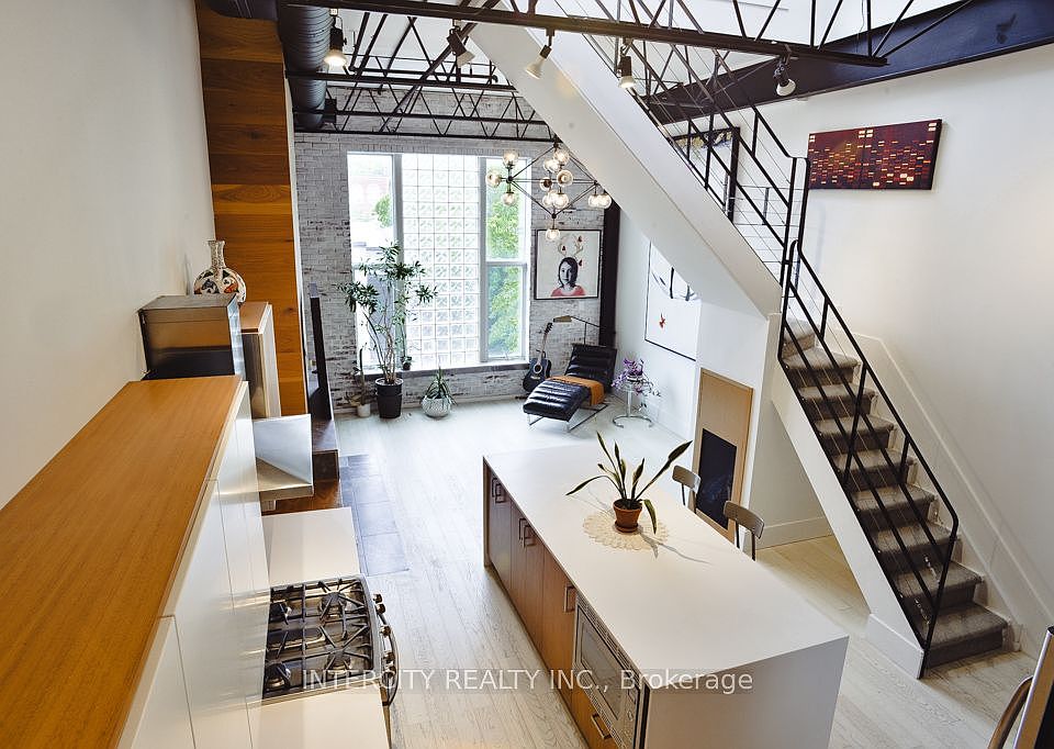 1st image of 676 Richmond St W #208