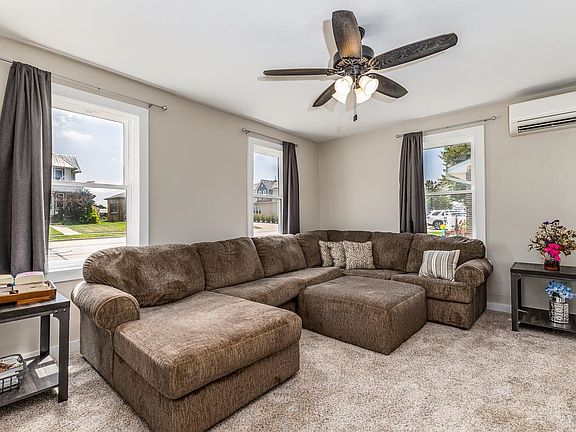 3rd image of 307 1st Ave E