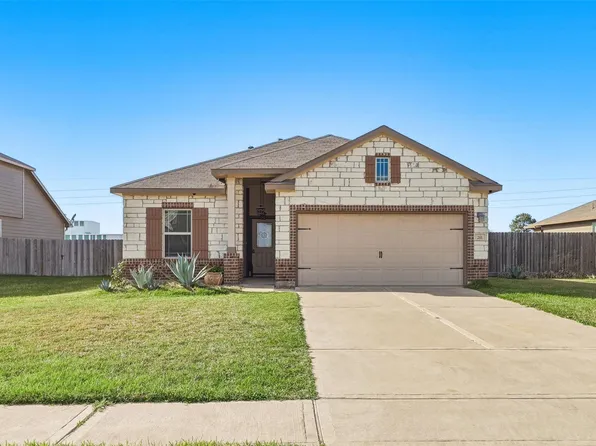 211 White Wing Ln, Sealy, TX 77474