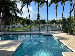 16613 SW 66th St, Miami, FL 33193