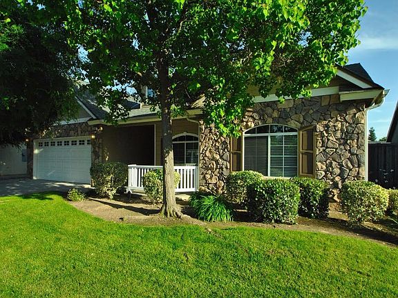 2nd image of 2565 E Everglade Ave