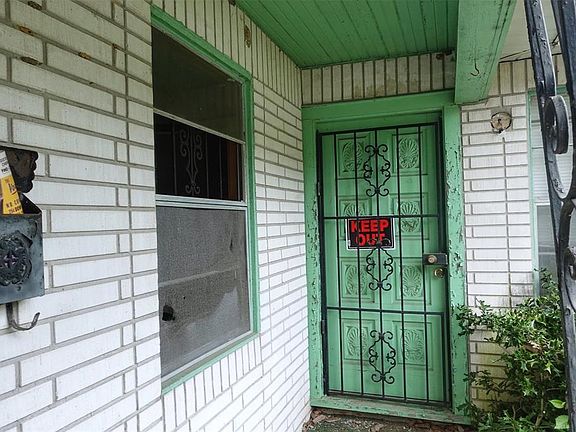 5th image of 3747 Dreyfus St