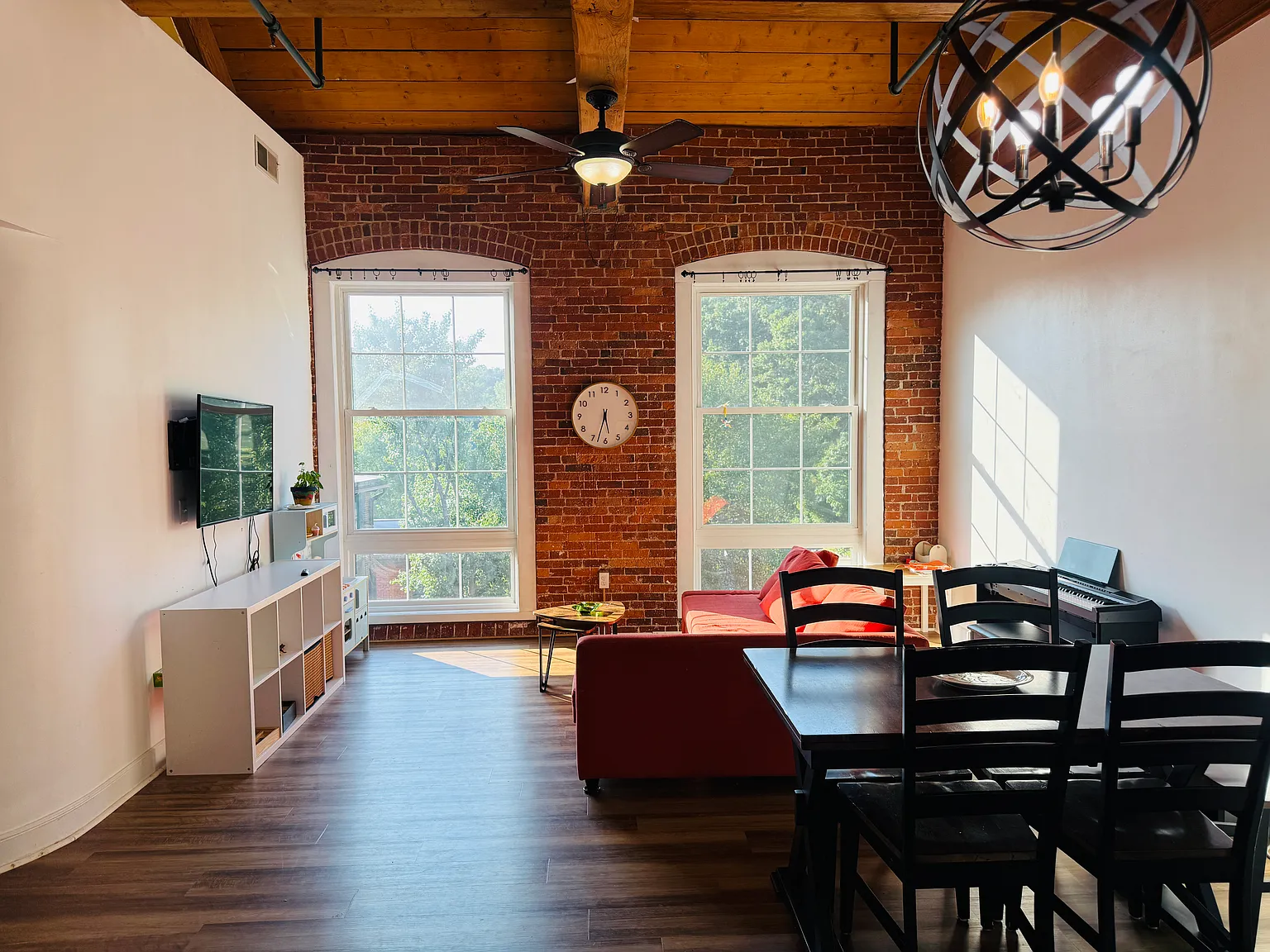 2 bed, 995 sqft, $2,700 — Photo 2