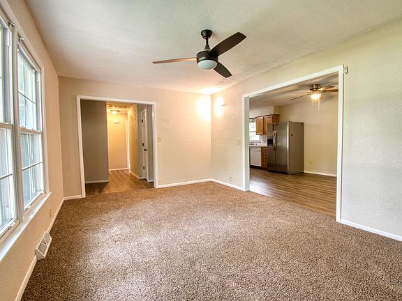 4th image of 203 W King Drive