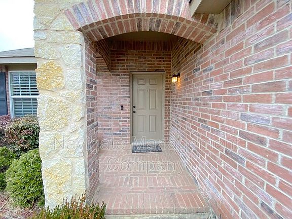 2nd image of 1917 Nightingale Dr