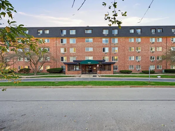 5011 Valley Ln APT 208, Streamwood, IL 60107